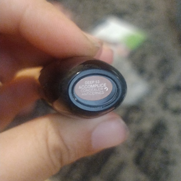 3/$20 NIB Marc Jacobs Accomplice concealer & touch-up stick - Picture 5 of 5